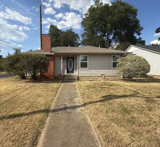 Building Photo - 531 W Bullock St