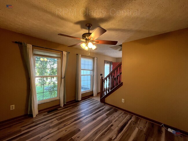 Building Photo - Charming 4-Bedroom Home with Modern Amenit...