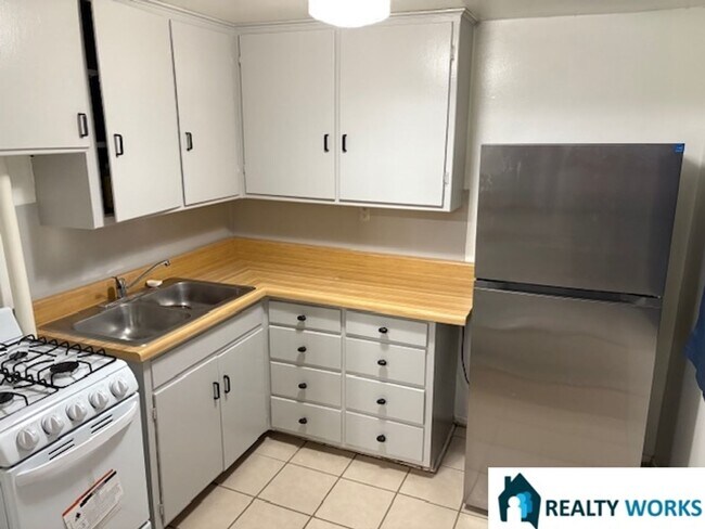 Foto del edificio - 5743 Morrill Ave