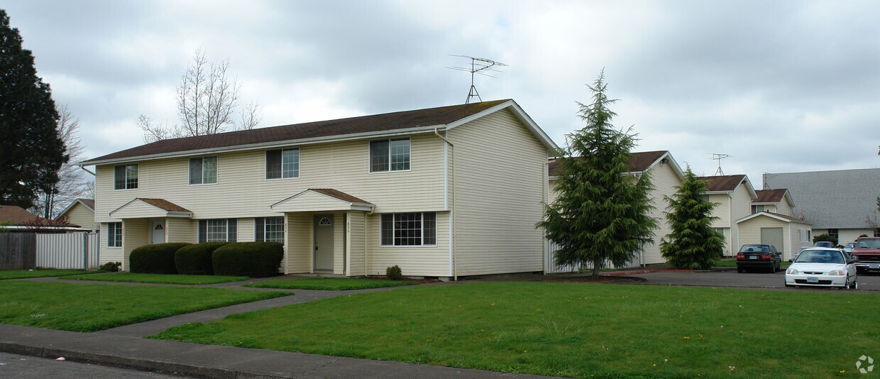 Foto principal - 820-856 34th Ave SE