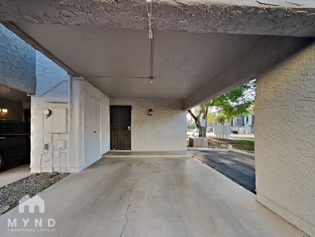Building Photo - 122 S Hardy Dr