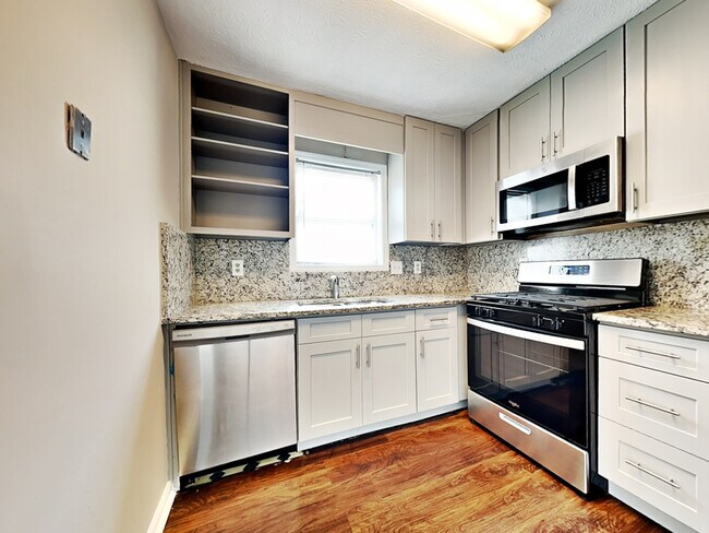 Foto del edificio - 938 Waverly Ct