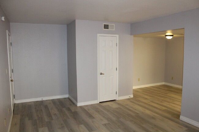 Building Photo - "Charming Studio Condo in Prime Las Vegas ...