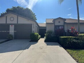 Building Photo - 8200 Whispering Palm Dr