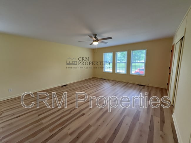 Building Photo - 5109 Mohawk Dr