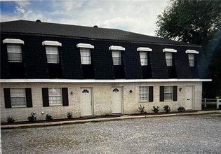 Building Photo - 203 Maryland Dr