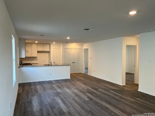 Foto del edificio - 5909 Antonio Pl