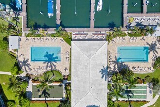 Building Photo - 3224 S Ocean Blvd