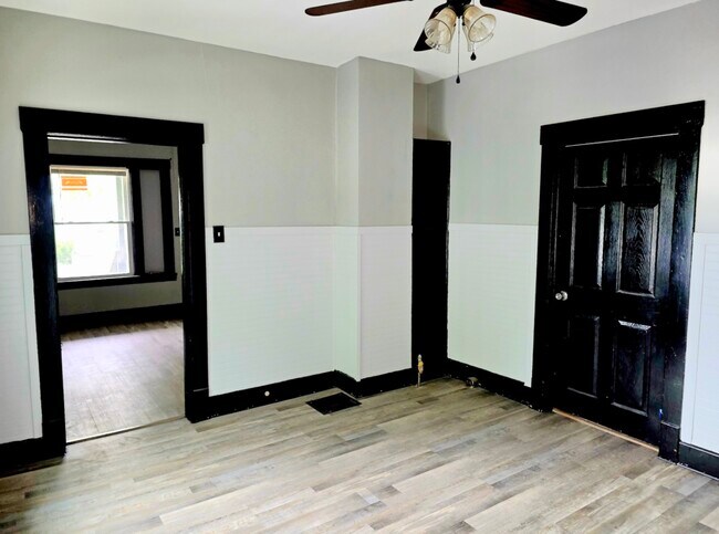 Foto del edificio - 3620 E 63rd St