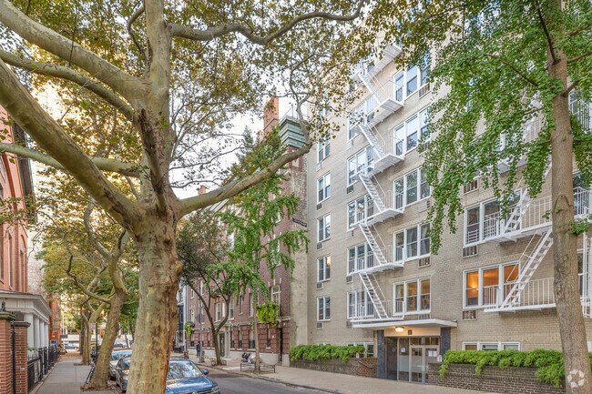 Vista alternativa del edificio - 54 Orange St