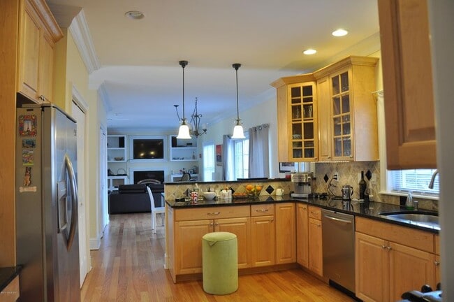 Building Photo - 24 Buena Vista Dr