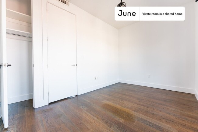 Building Photo - Room in Shared 4 bed/2 bath home