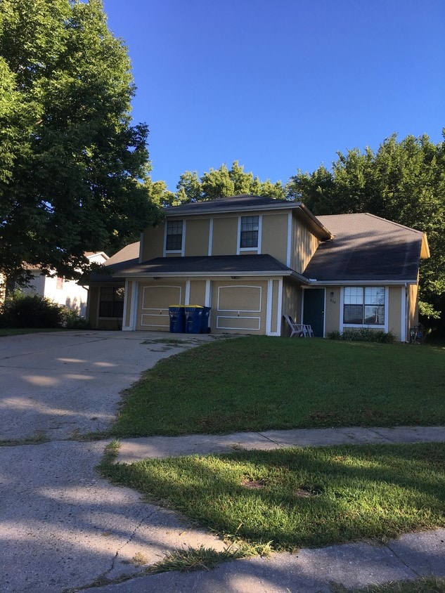 Elizabeth Court Apartments in Liberty, MO