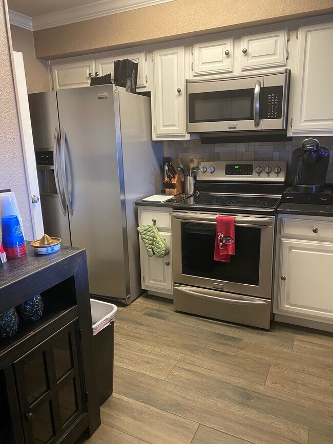 Foto del edificio - 509 Short Circuit