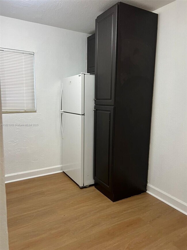 Foto del edificio - 180 NE 71st St
