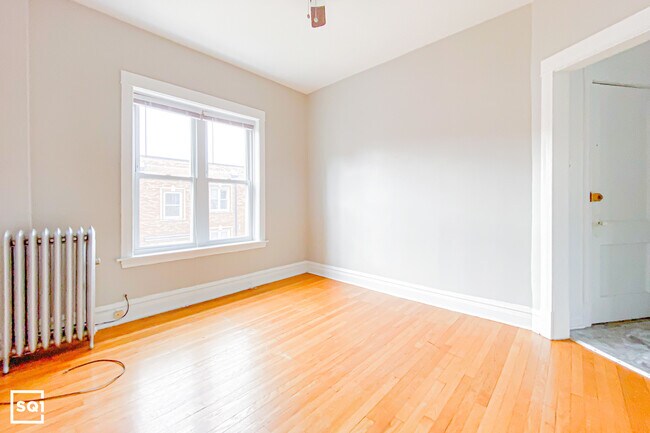 Foto del edificio - 1441 W Argyle St