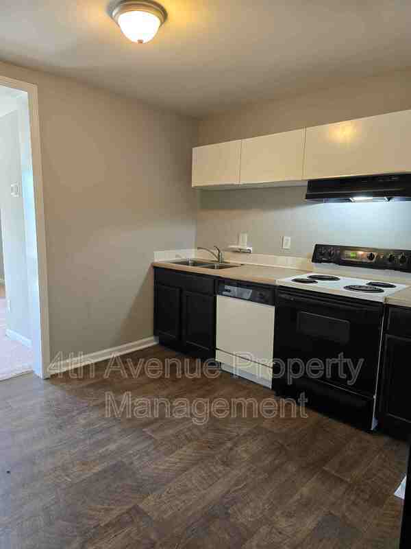 Foto del edificio - 385 W Shadburn Ave