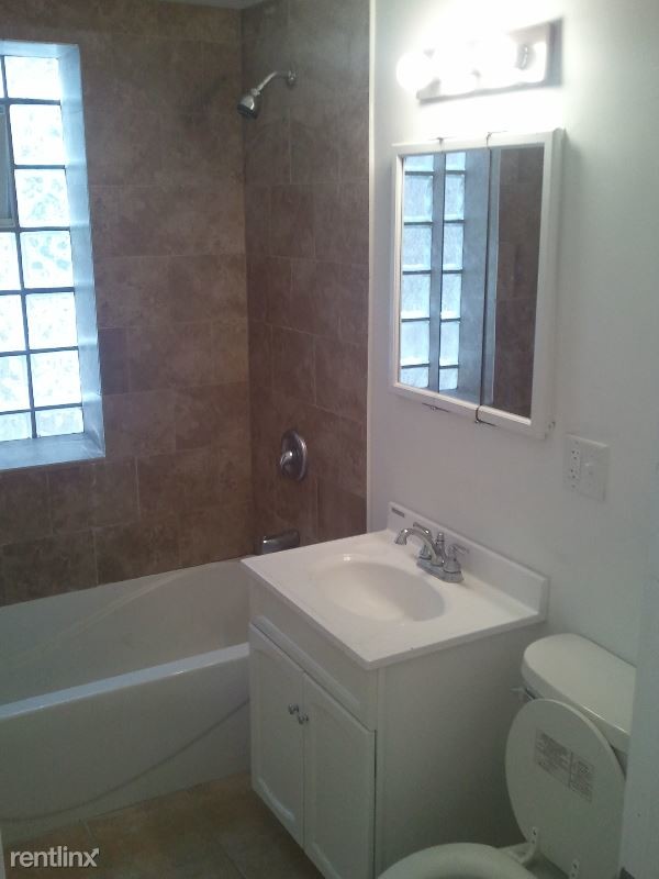 Foto del edificio - 4872 W Homer St