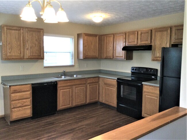 Building Photo - 805 Crevis Ln