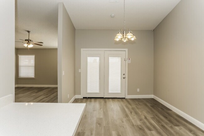Foto del edificio - 6533 Faith Peak Dr