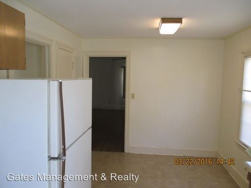 Building Photo - 305 Lindsay St
