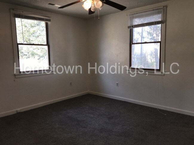Building Photo - 111 Highland Ave SW