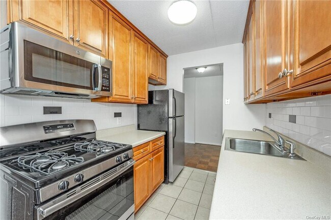 Foto del edificio - 740 Tuckahoe Rd