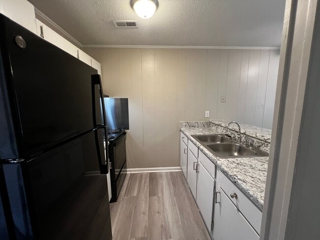 Foto del edificio - 5874-F Century Oaks Dr