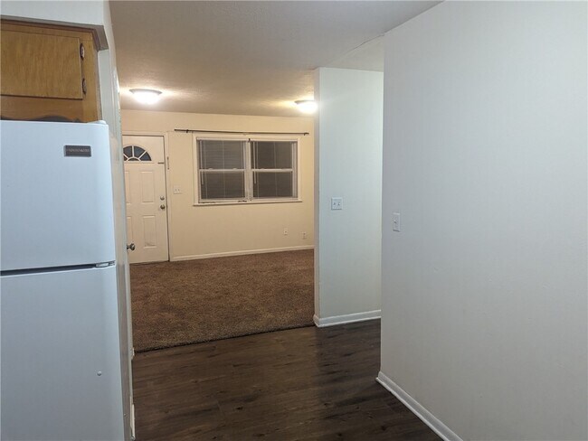 Foto del edificio - 1908.5 Westwood Ave