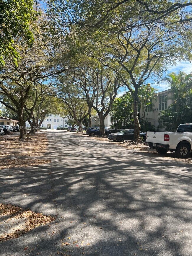 Foto del edificio - 427 Santander Ave