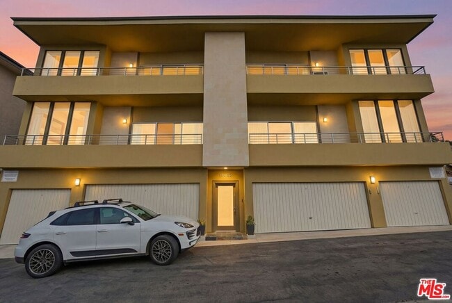 Foto del edificio - 18065 Coastline Dr