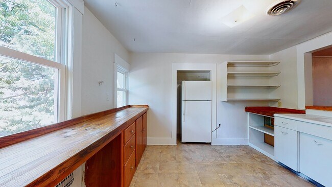 Foto del edificio - Spacious Apartments in Prime East Rock by ...