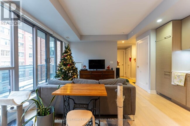 Photo du bâtiment - 55 Front St E