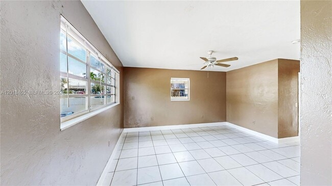 Foto del edificio - 2760 NW 58th St