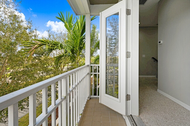 Building Photo - 7155 Primavera Ln