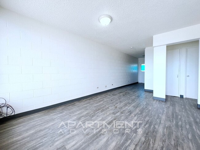 Foto del edificio - 1218 N School St