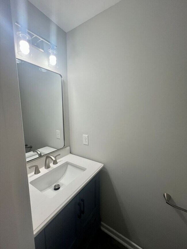 Foto del edificio - NEWLY Renovation: Spacious 2-Story Apartment in Easley - MOVE IN BONUS!