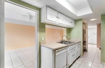 Building Photo - 5169 Tennis Ct Cir