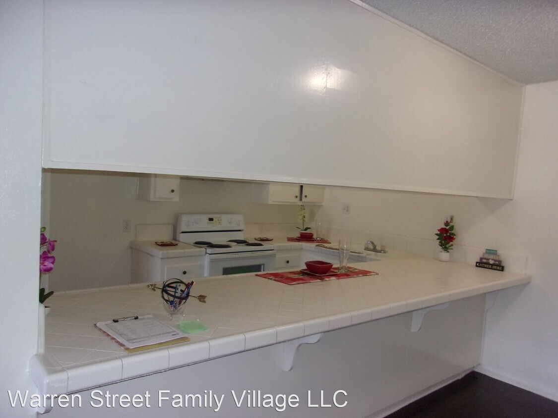 Primary Photo - 505 W Grand Blvd