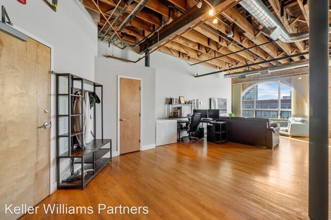 Building Photo - Studio, 1 bath House - 101 N Tejon St #415