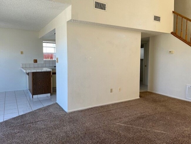 Building Photo - Tehachapi City