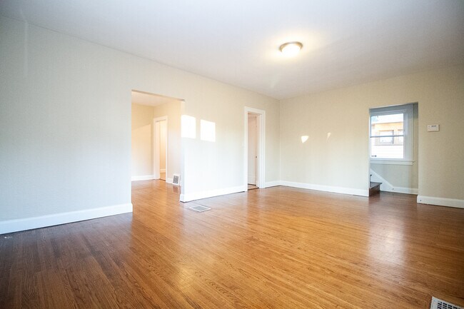 Foto del edificio - 2122 South Ave