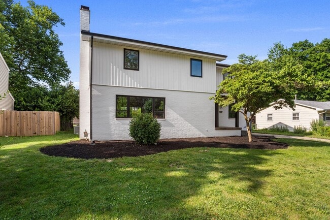Building Photo - Four bedroom executive rental available no...