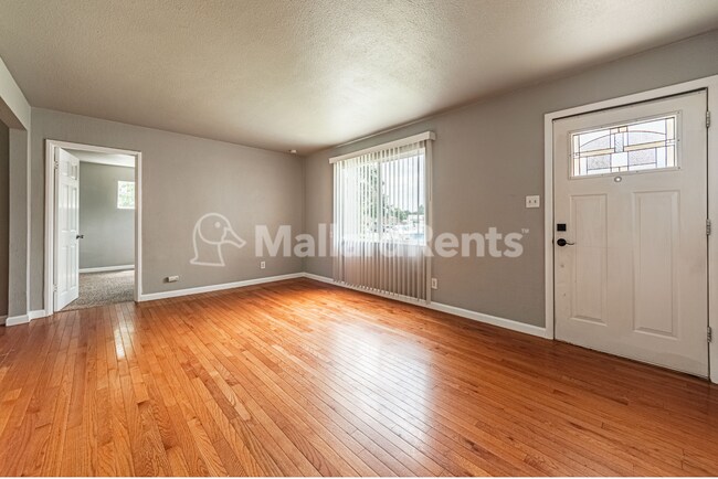 Building Photo - Move In Special $500 off August Rent!