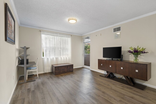 Foto del edificio - 17125 N Bay Rd