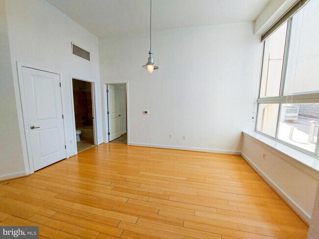 Building Photo - 5885 Colorado Ave NW