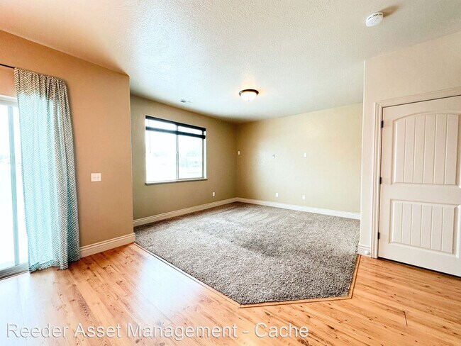 Foto del edificio - 3 br, 2.5 bath House - 141 East 620 South