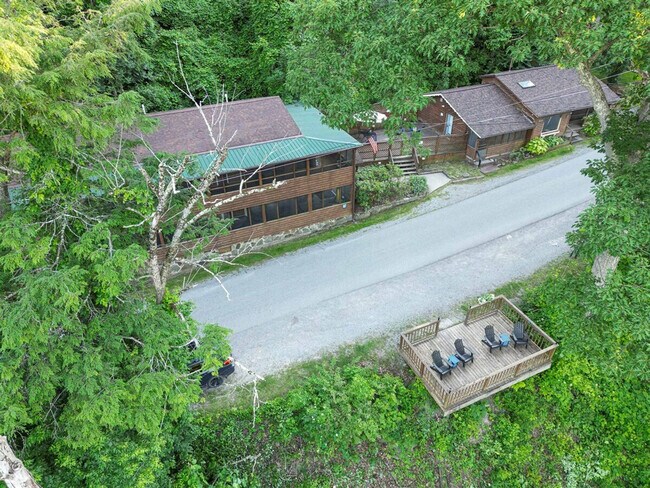 Foto del edificio - 90 Faulkner Rd