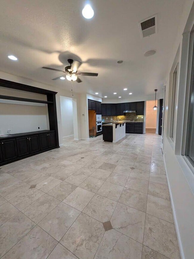 Foto del edificio - 1901 Oregano Way