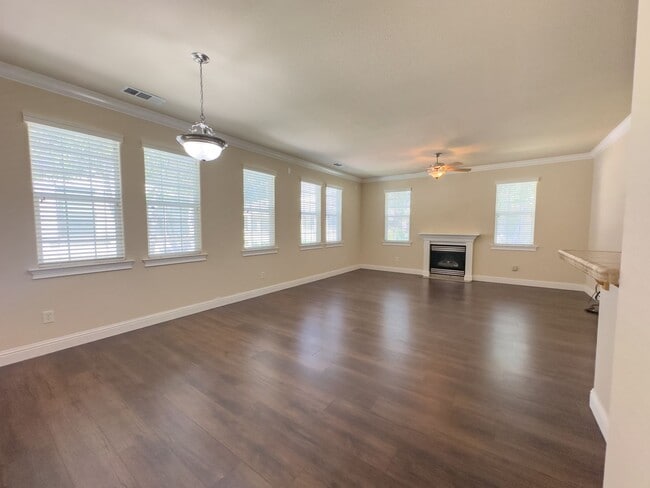 Building Photo - 55 and Older Community -  $500 OFF FIRST MONTH RENT MOVE IN SPECIAL!!!!